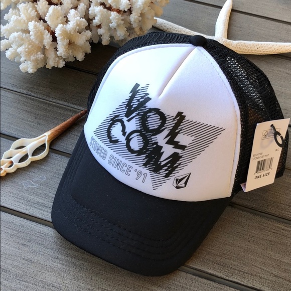 Volcom Accessories - 🌴🌼VOLCOM- SNAP BACK HAT🌼🌴